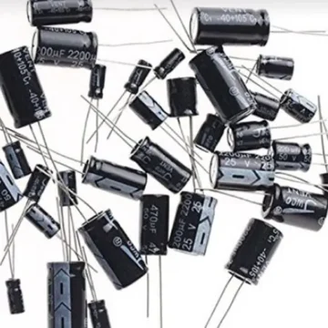 capacitores electroliticos 360x360 - Que son los Capacitores o Condensadores Eléctricos y tipos