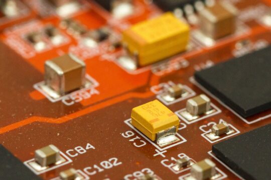 capacitores tantalio 540x360 - Que son los Capacitores o Condensadores Eléctricos y tipos